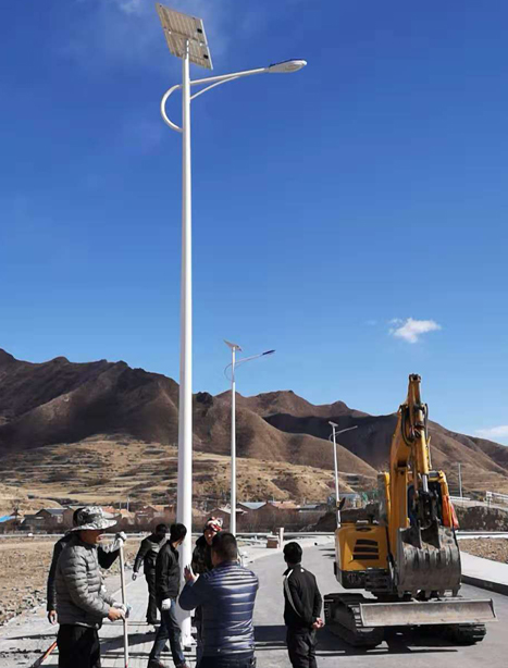 甘南碌曲10米玛纳斯太阳能路灯项目